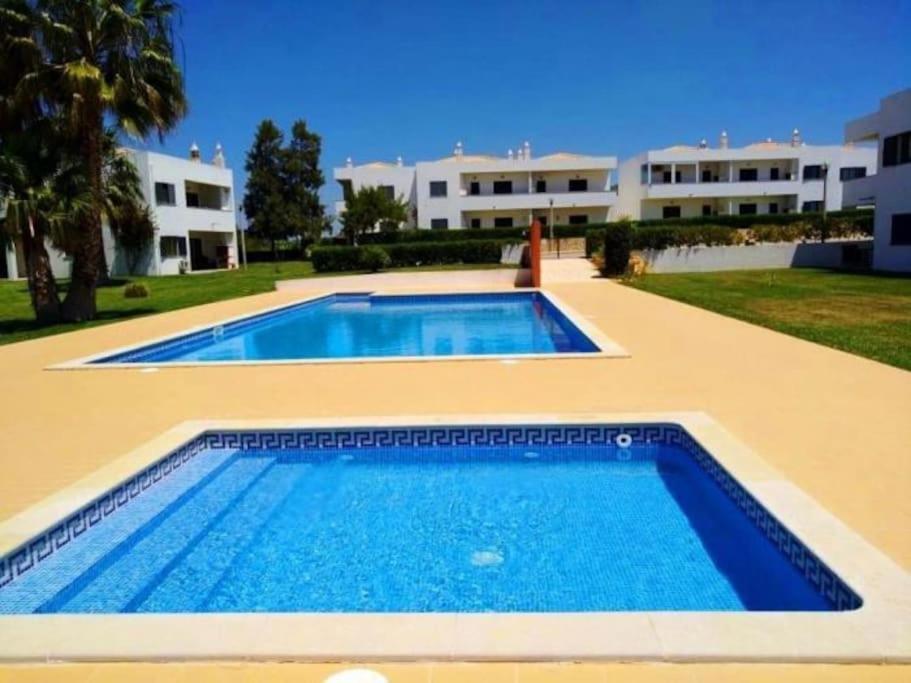 Lake Apartment - Pool And Sea View & Tennis Court & Bbq Pêra Esterno foto